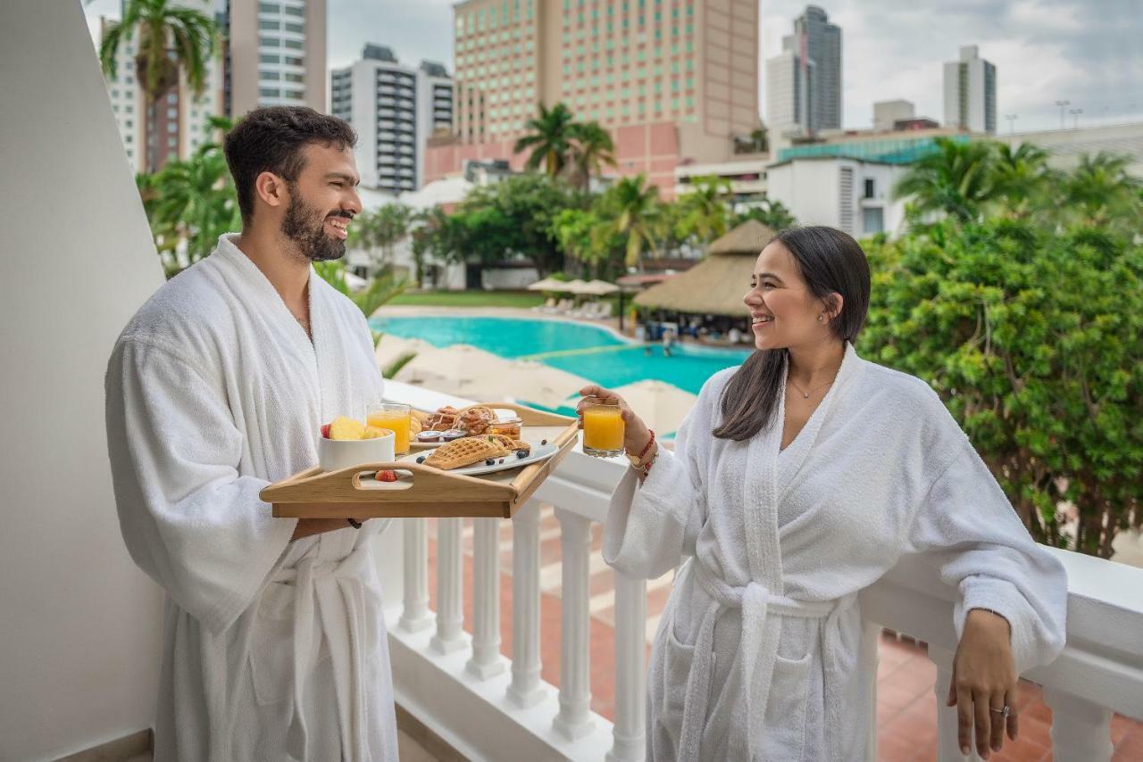 Hotel El Panama By Faranda Grand, A Member Of Radisson Individuals エクステリア 写真 A room service tray